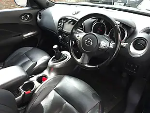 Used 2013 Nissan Juke Tekna Orange - Interior and Exterior details 10