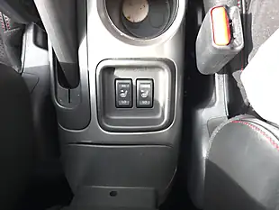 Used 2013 Nissan Juke Tekna Orange - Interior and Exterior details 11