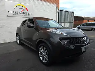 Used 2013 Nissan Juke Tekna Orange - Interior and Exterior details 15
