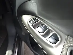Used 2013 Nissan Juke Tekna Orange - Interior and Exterior details 18