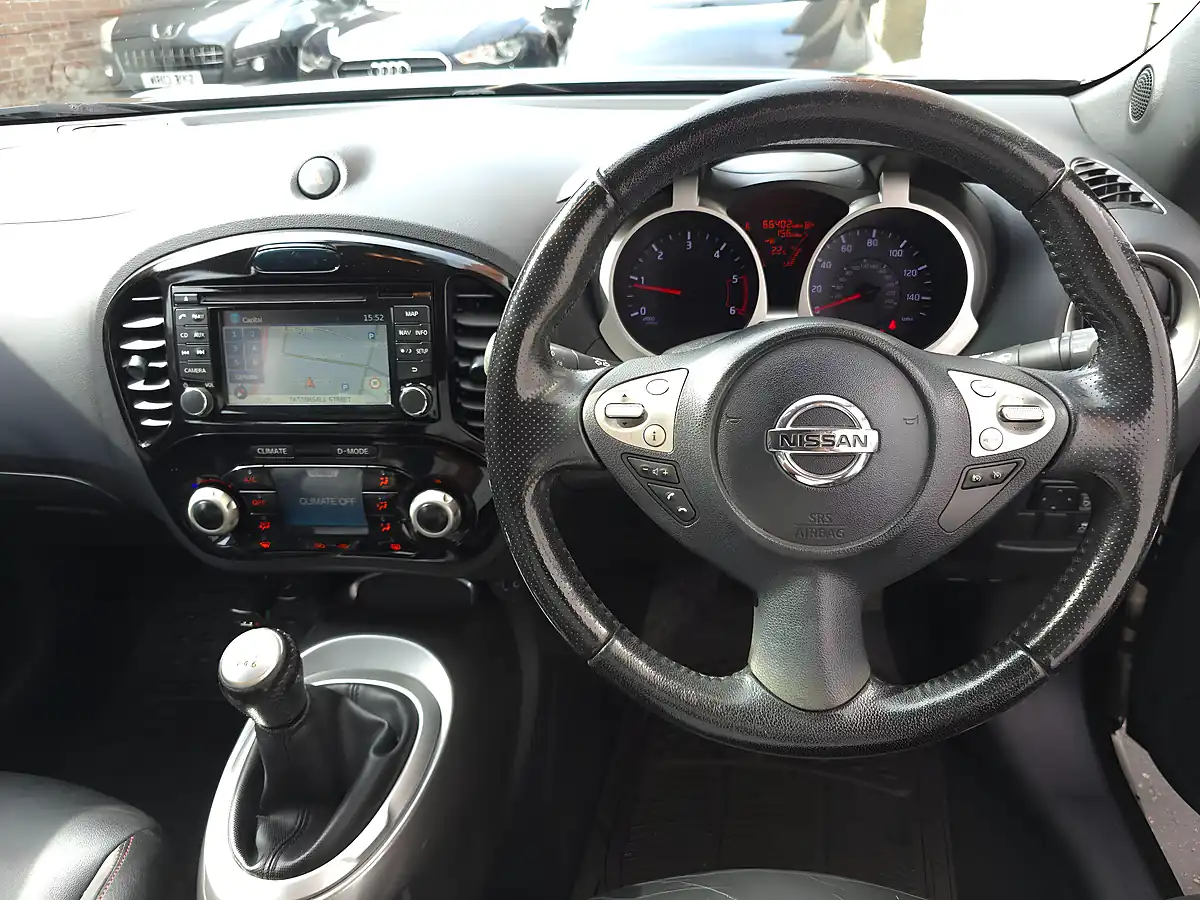 Used 2013 Nissan Juke Tekna Orange - Interior and Exterior details 19
