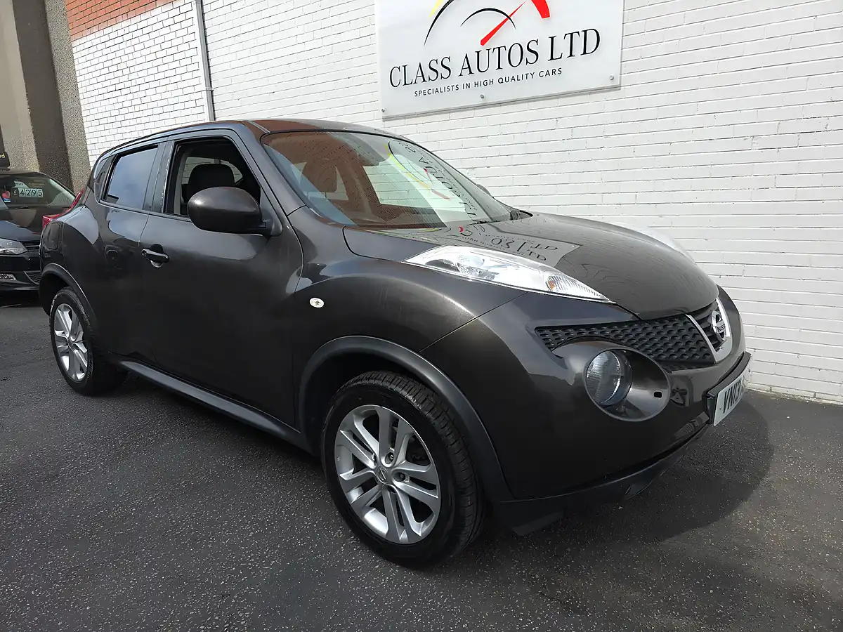 Used 2013 Nissan Juke Tekna Orange - Interior and Exterior details 2