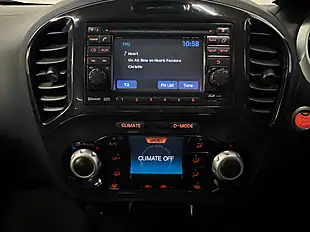Used 2013 Nissan Juke Tekna White - Interior and Exterior details 15