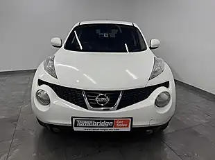 Used 2013 Nissan Juke Tekna White - Interior and Exterior details 3