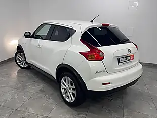 Used 2013 Nissan Juke Tekna White - Interior and Exterior details 5