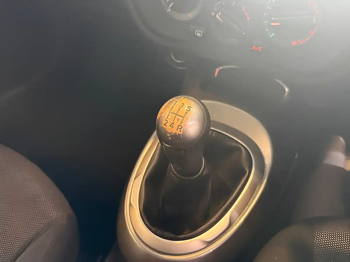 Used 2013 Nissan Juke Visia Grey - Interior and Exterior details 18