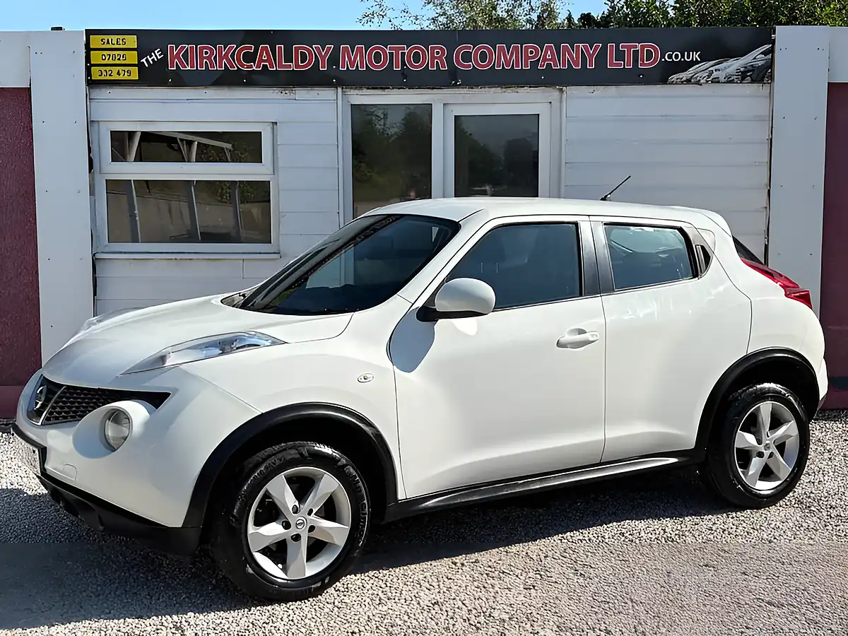 Used 2013 Nissan Juke Visia White - Interior and Exterior details 2