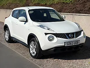Used 2013 Nissan Juke Visia White - Interior and Exterior details 5