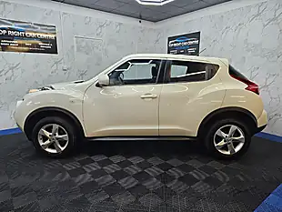 Used 2013 Nissan Juke Visia White - Interior and Exterior details 10