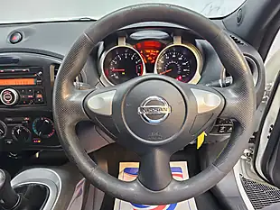 Used 2013 Nissan Juke Visia White - Interior and Exterior details 11
