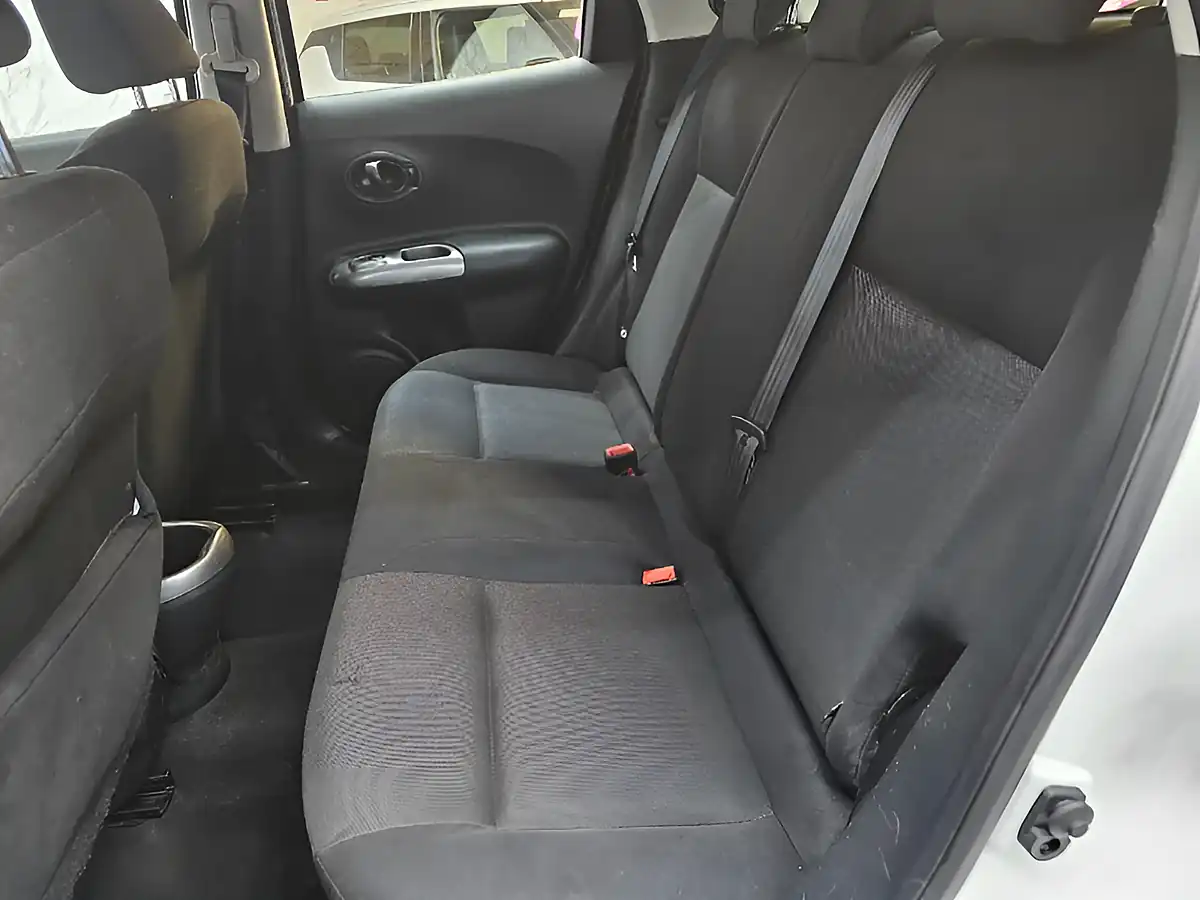 Used 2013 Nissan Juke Visia White - Interior and Exterior details 18