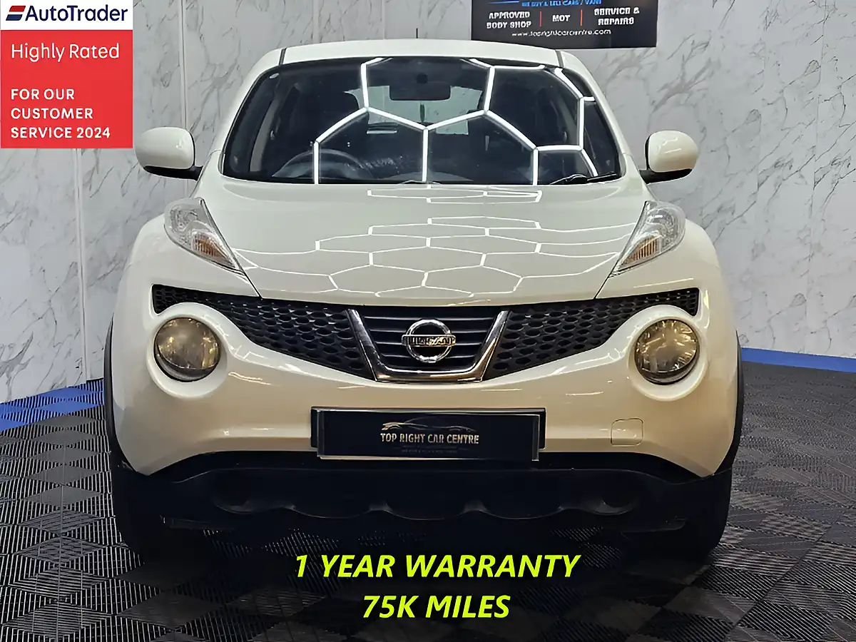 Used 2013 Nissan Juke Visia White - Interior and Exterior details 3