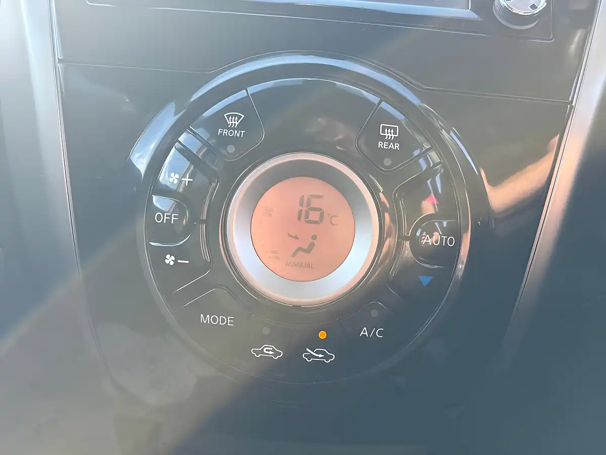 Used 2013 Nissan Note Acenta Premium Grey - Interior and Exterior details 11