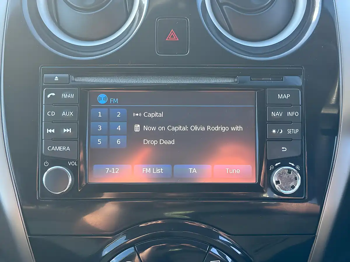 Used 2013 Nissan Note Acenta Premium Grey - Interior and Exterior details 13