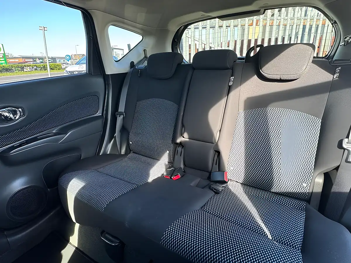 Used 2013 Nissan Note Acenta Premium Grey - Interior and Exterior details 16