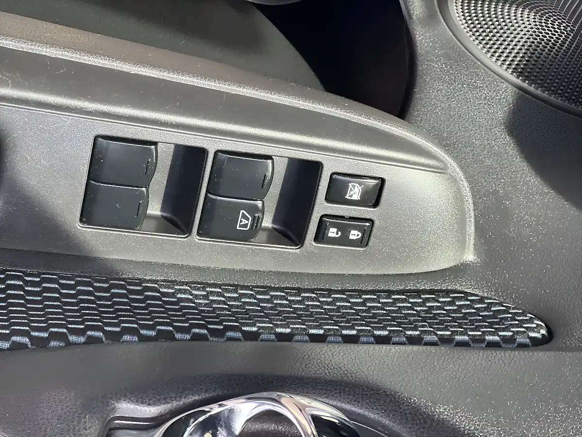 Used 2013 Nissan Note Acenta Silver - Interior and Exterior details 14