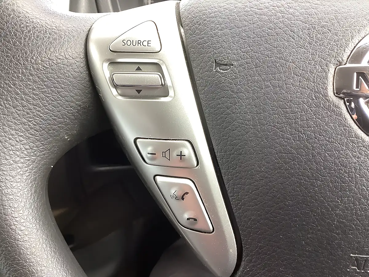 Used 2013 Nissan Note Acenta White - Interior and Exterior details 11