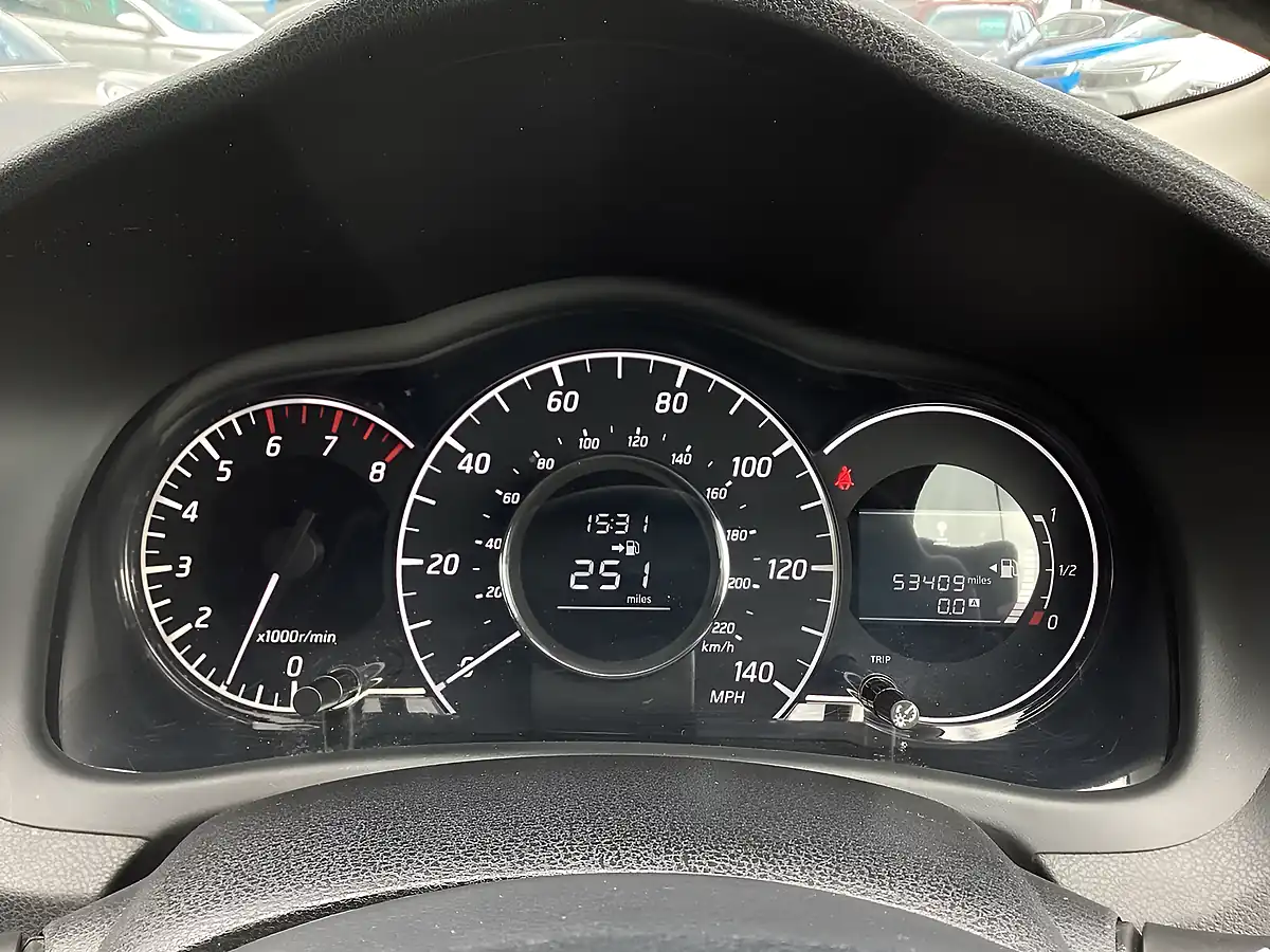Used 2013 Nissan Note Acenta White - Interior and Exterior details 5