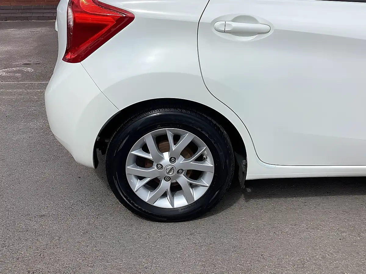 Used 2013 Nissan Note Acenta White - Interior and Exterior details 8