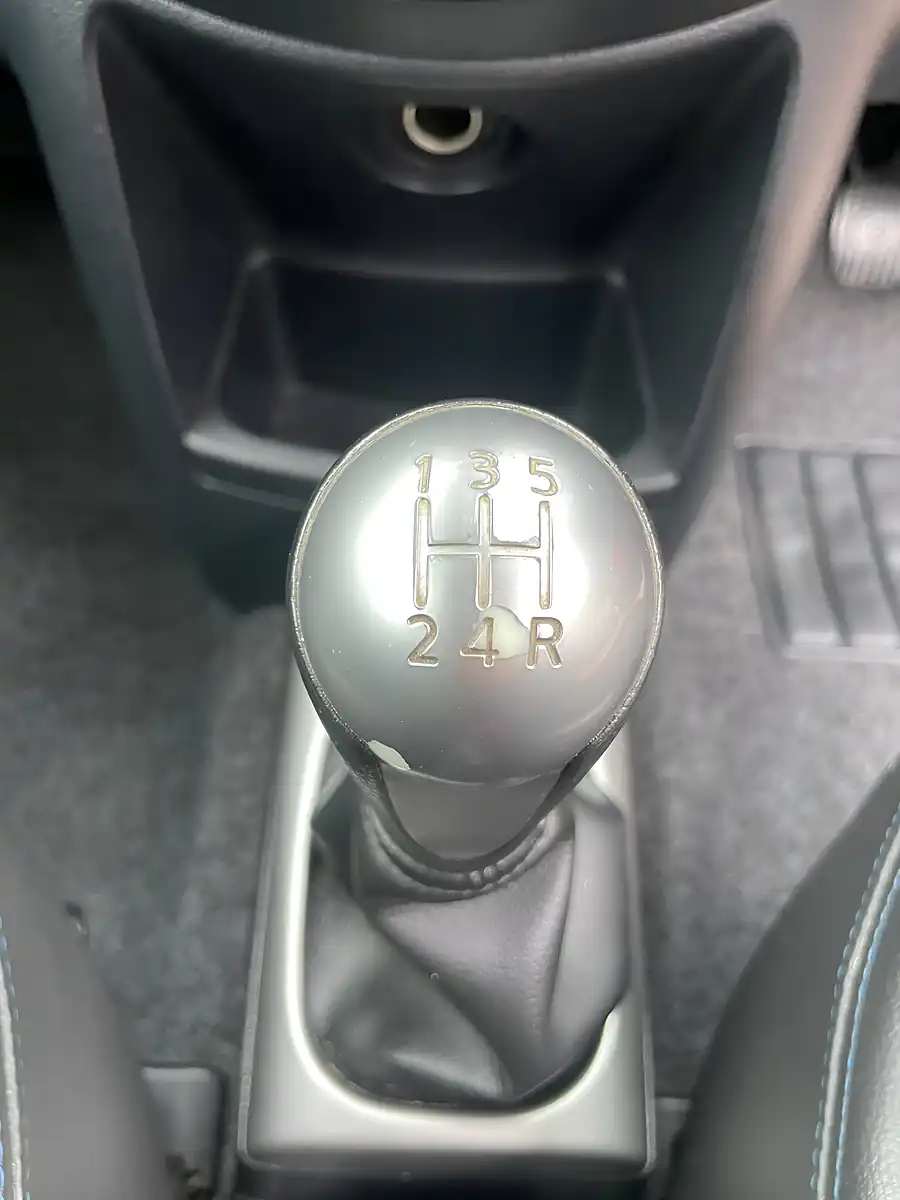 Used 2013 Nissan Note N-Tec+ Blue - Interior and Exterior details 16