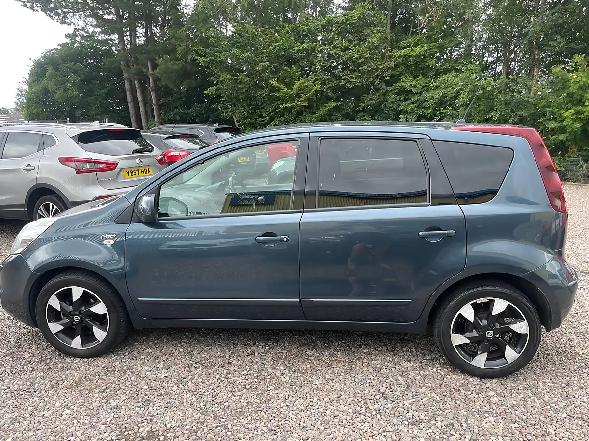 Used 2013 Nissan Note N-Tec+ Blue - Interior and Exterior details 6