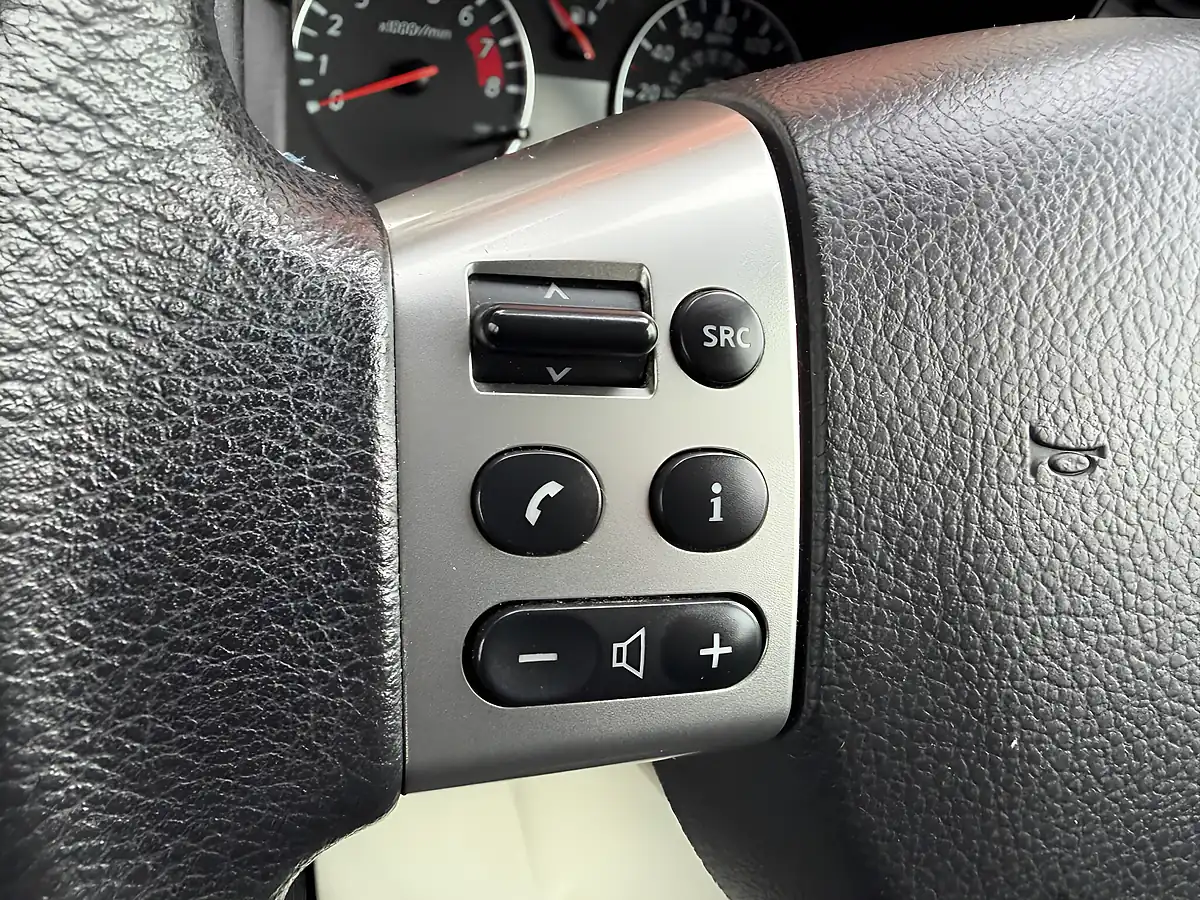 Used 2013 Nissan Note N-Tec+ Grey - Interior and Exterior details 15