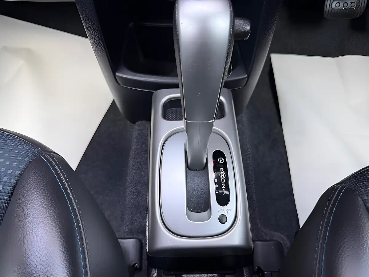 Used 2013 Nissan Note N-Tec+ Grey - Interior and Exterior details 17