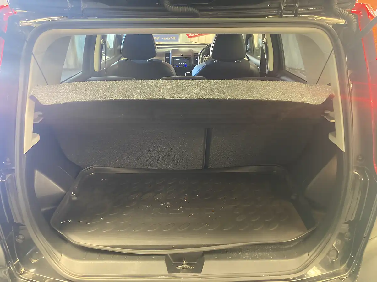 Used 2013 Nissan Note N-Tec Plus Black - Interior and Exterior details 17