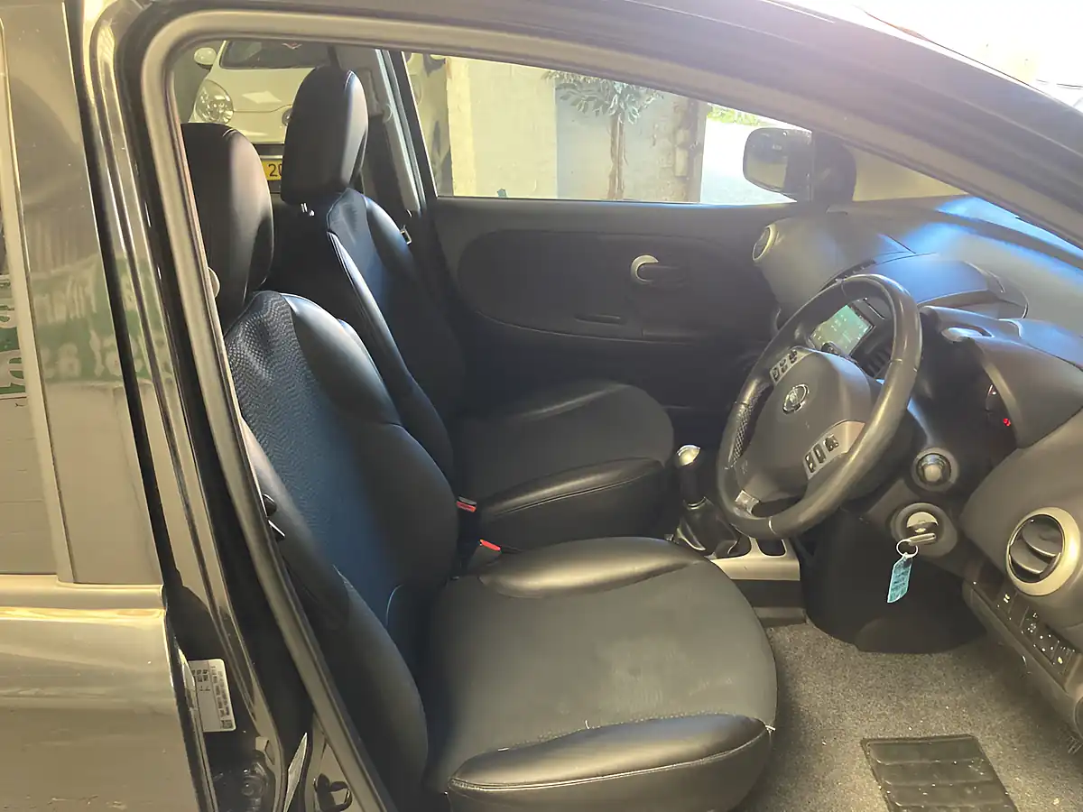 Used 2013 Nissan Note N-Tec Plus Black - Interior and Exterior details 9