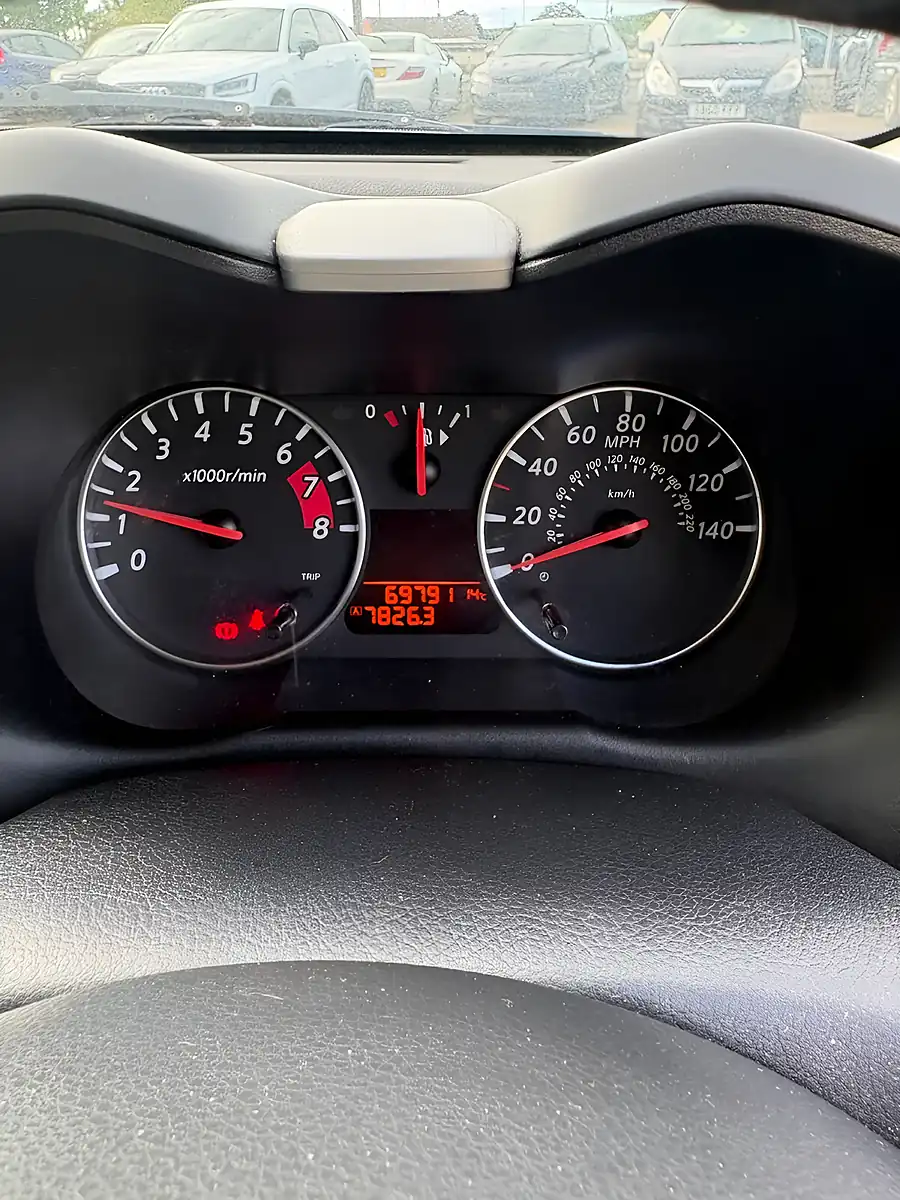 Used 2013 Nissan Note N-Tec+ Silver - Interior and Exterior details 12