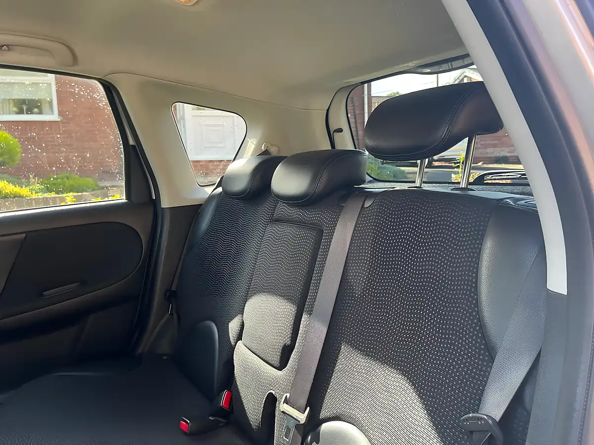 Used 2013 Nissan Note N-Tec+ Silver - Interior and Exterior details 11