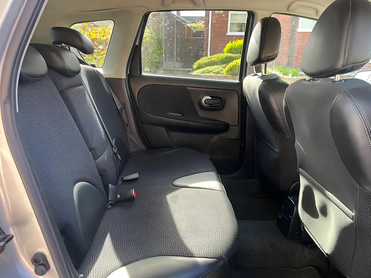 Used 2013 Nissan Note N-Tec+ Silver - Interior and Exterior details 16