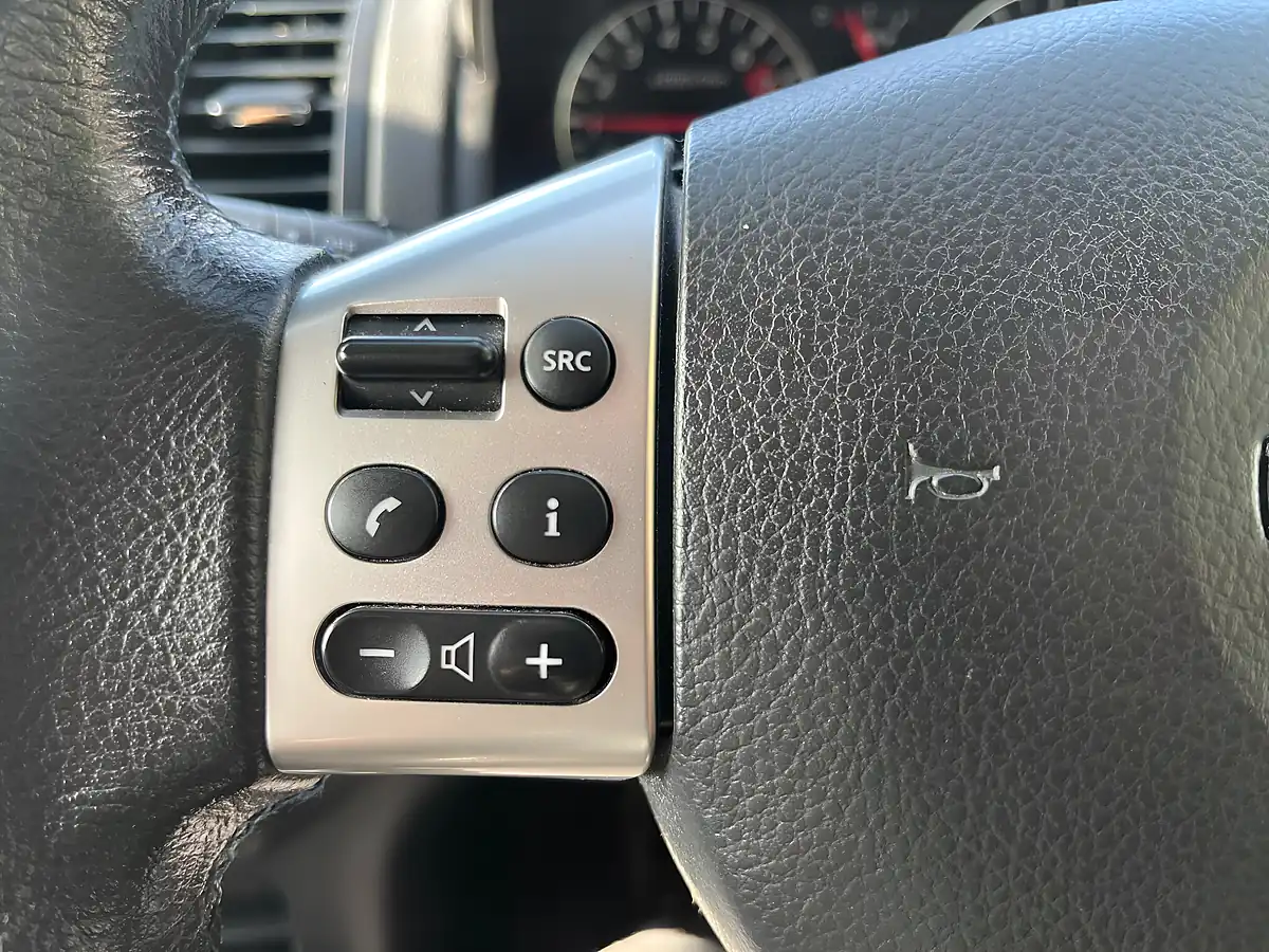 Used 2013 Nissan Note N-Tec+ Silver - Interior and Exterior details 19