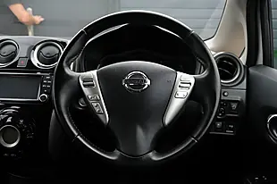 Used 2013 Nissan Note Tekna White - Interior and Exterior details 12