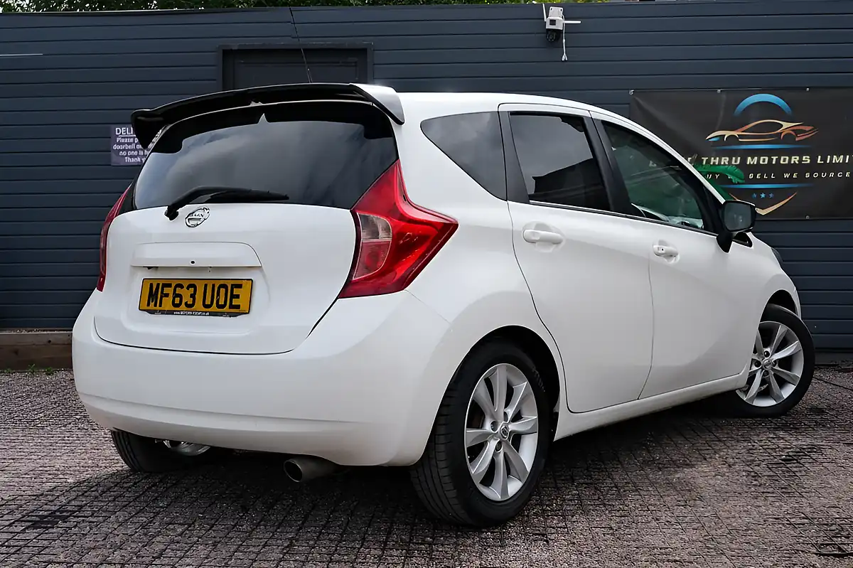 Used 2013 Nissan Note Tekna White - Interior and Exterior details 4