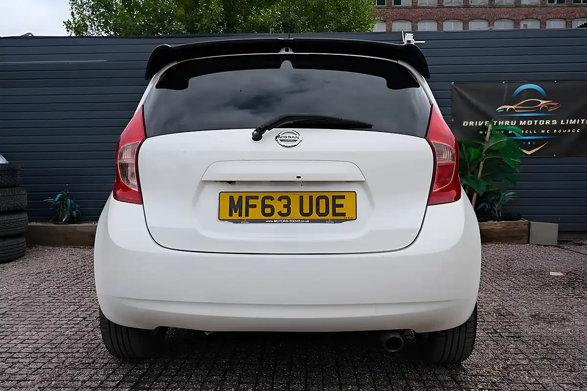 Used 2013 Nissan Note Tekna White - Interior and Exterior details 5