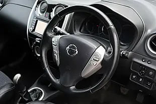 Used 2013 Nissan Note Tekna White - Interior and Exterior details 9