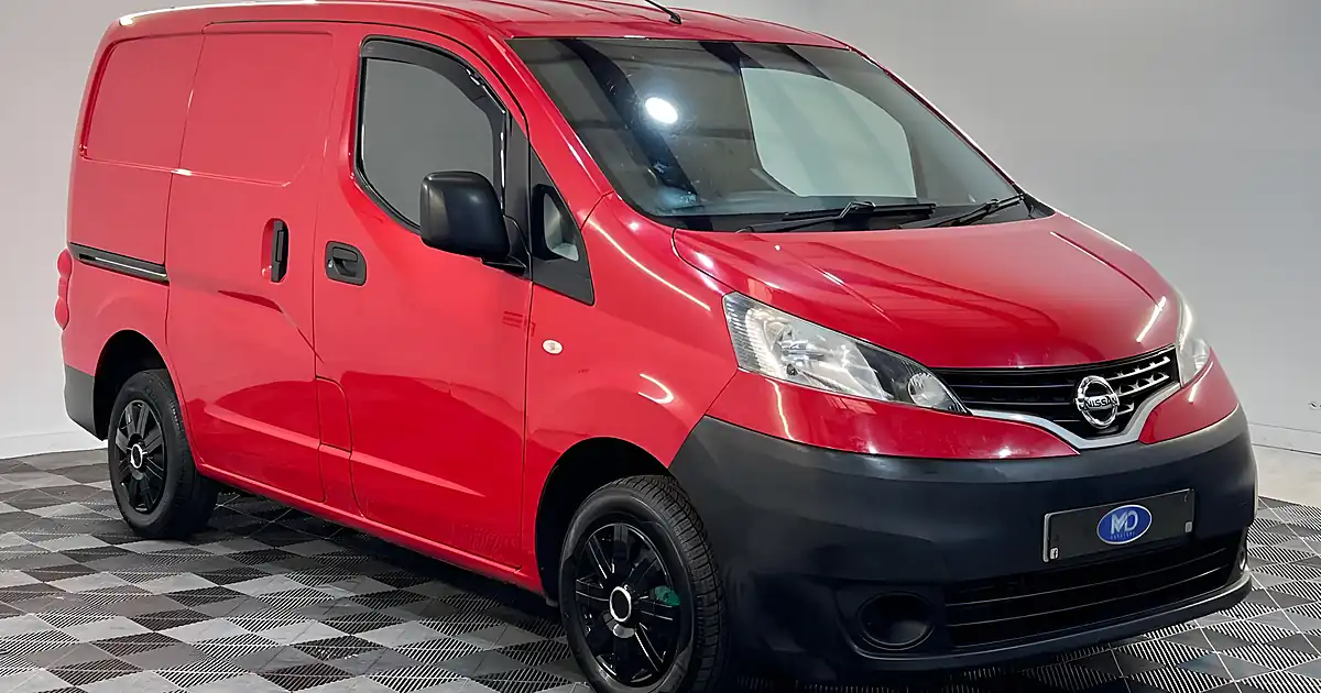 Used 2013 Nissan NV200 Se Red - Front View