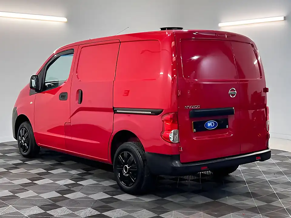 Used 2013 Nissan NV200 Se Red - Interior and Exterior details 7