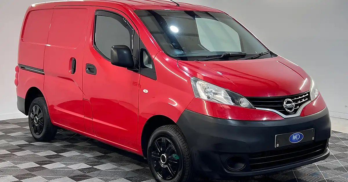 Used 2013 Nissan NV200 Se Red - Front View