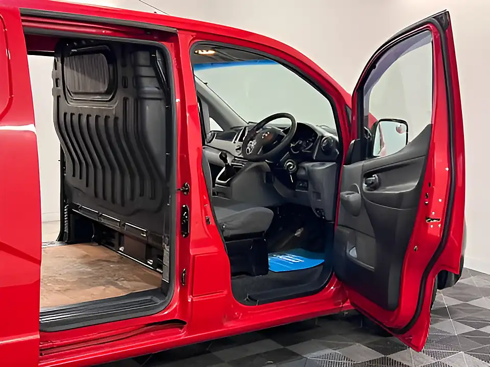 Used 2013 Nissan NV200 Se Red - Interior and Exterior details 10