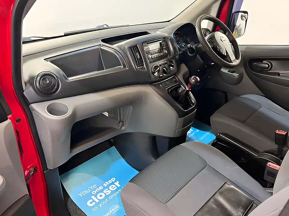 Used 2013 Nissan NV200 Se Red - Interior and Exterior details 17