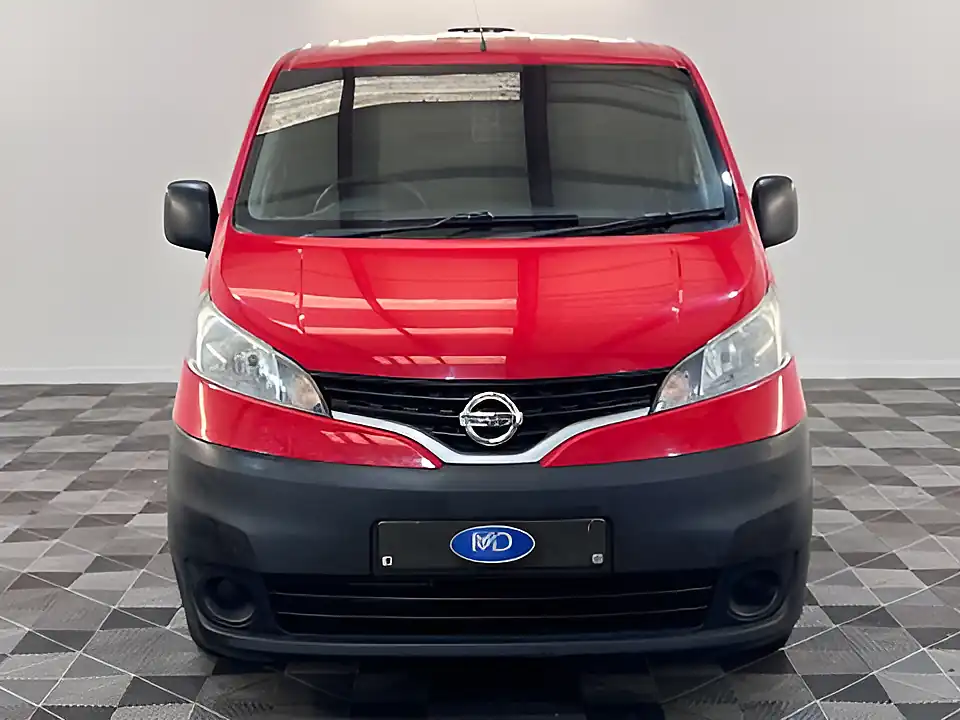 Used 2013 Nissan NV200 Se Red - Interior and Exterior details 9