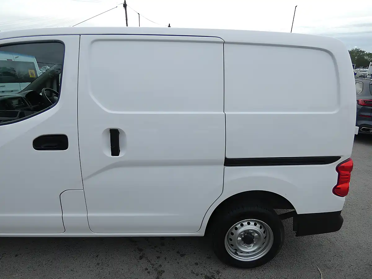 Used 2013 Nissan NV200 Se White - Interior and Exterior details 13