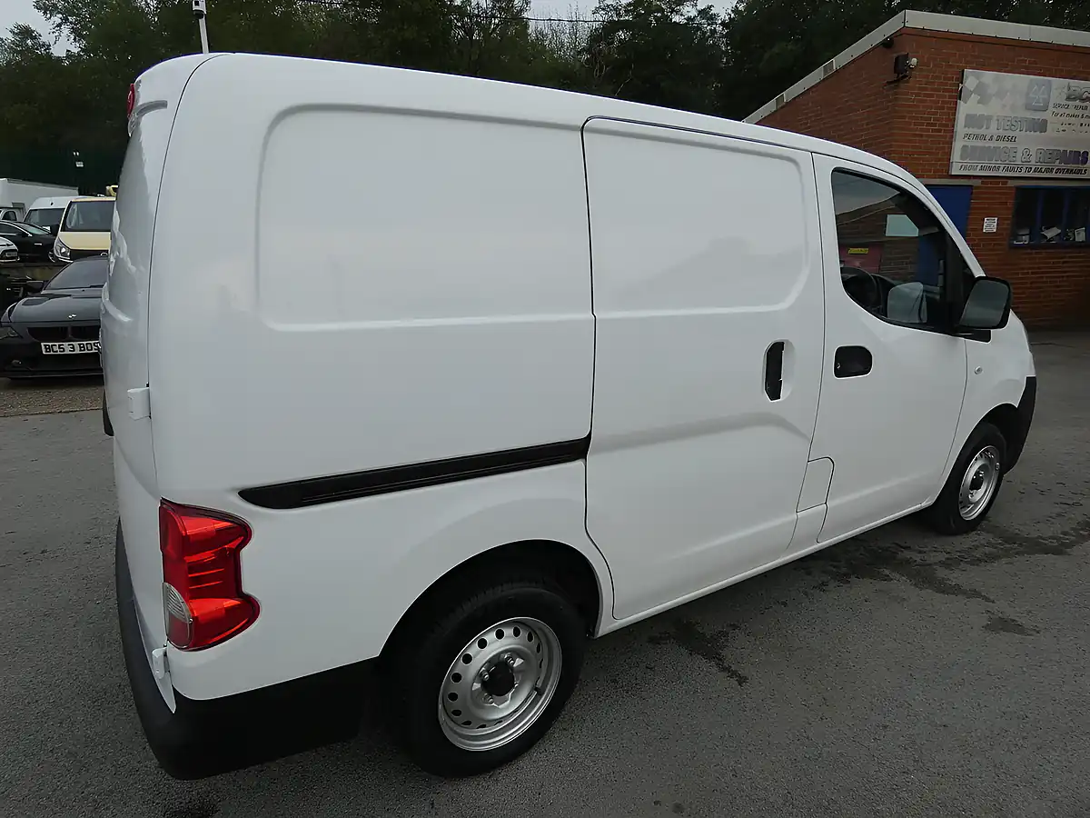 Used 2013 Nissan NV200 Se White - Interior and Exterior details 14