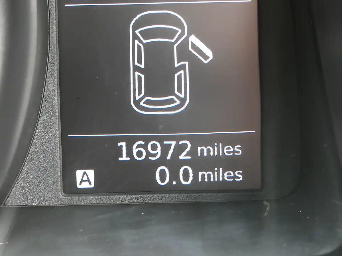 Used 2013 Nissan NV200 Se White - Interior and Exterior details 7