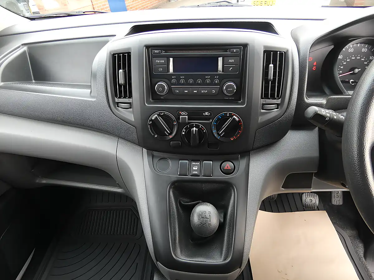 Used 2013 Nissan NV200 Se White - Interior and Exterior details 8