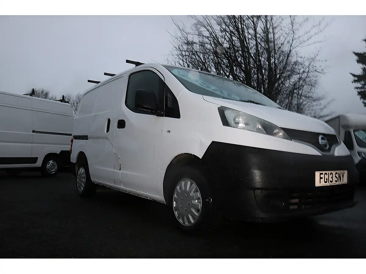 Used 2013 Nissan NV200 White - Interior and Exterior details 11