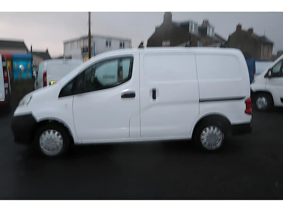 Used 2013 Nissan NV200 White - Interior and Exterior details 4
