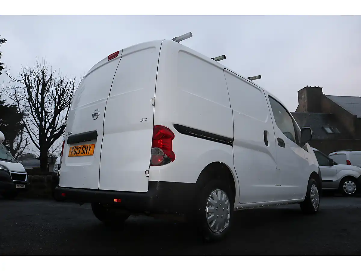 Used 2013 Nissan NV200 White - Interior and Exterior details 9